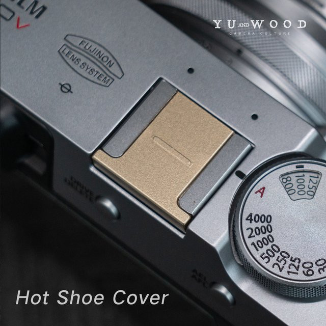 Fujifilm Kamera-Blitzschuhabdeckung aus Metall in Gold für XS10 XM5 XE4 XT5 XT30II XH2S XA7 X100VI XT50 als staubdichter Blitzschuhschutz - Bild 1