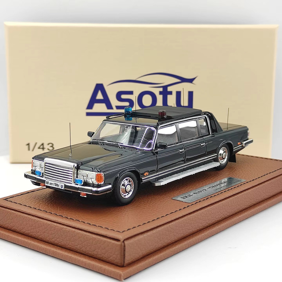 ASOTY ZIL-41072 Limousine, Harzmodell, Schwarz, 1:43, ab 14 Jahren - Bild 6