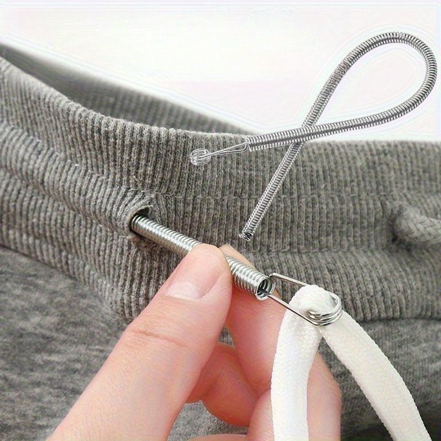 Flexibles Einfädelwerkzeug aus Metall in Silber für Nadeln und Kordeln - Bild 1