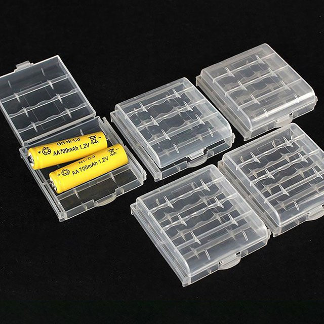 Batteriespeicher Box aus Hartplastik mit 2 4 oder 8 Steckplätzen für AA und AAA Batterien, transparent - Bild 1