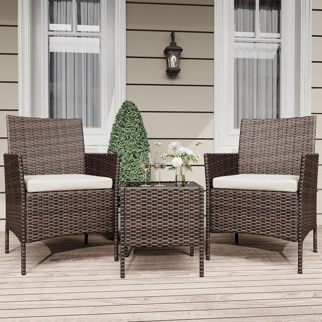 HiMISS 3-teiliges Gartenmöbel-Set aus Polyrattan mit Kissen und Glas-Couchtisch in Schwarz und Beige - Bild 1