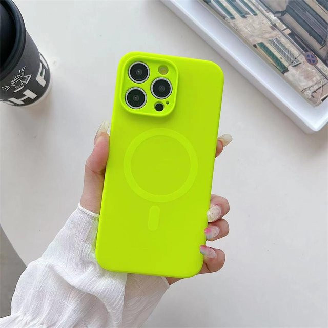 MagSafe Handyhülle aus fluoreszierendem Flüssigsilikon für Apple iPhone 14 in Grün - Bild 1