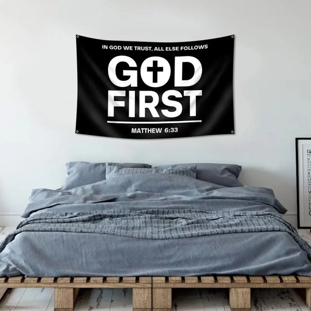 VIKAMA Christlicher Wandteppich God First aus Polyester mit Bibelversen in Schwarz, Breite: 160 cm, Höhe: 60 cm - Bild 1