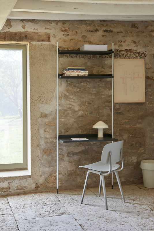 HAY Revolt Stuhl in Beige aus Stahlblech und ABS-Material im minimalistischen Design - Bild 2