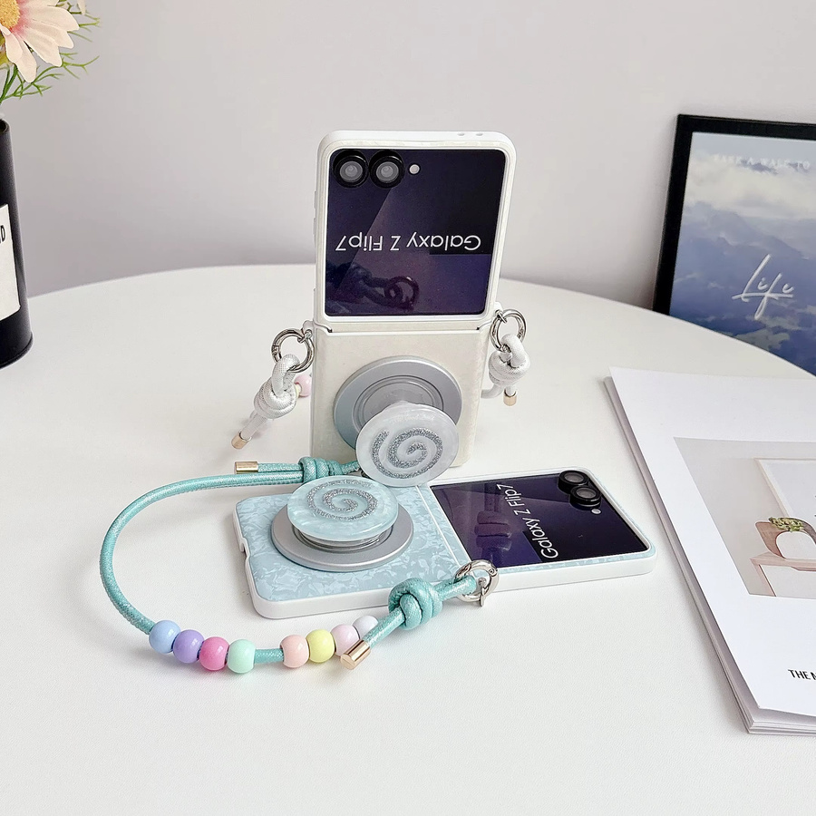 Samsung Galaxy Z Flip 6 5G Handyhülle mit Dopamin-Farbpalette, Magnetständer, Scharnierschutz und Handgelenkschlaufe in Pink und Multicolour - Bild 2