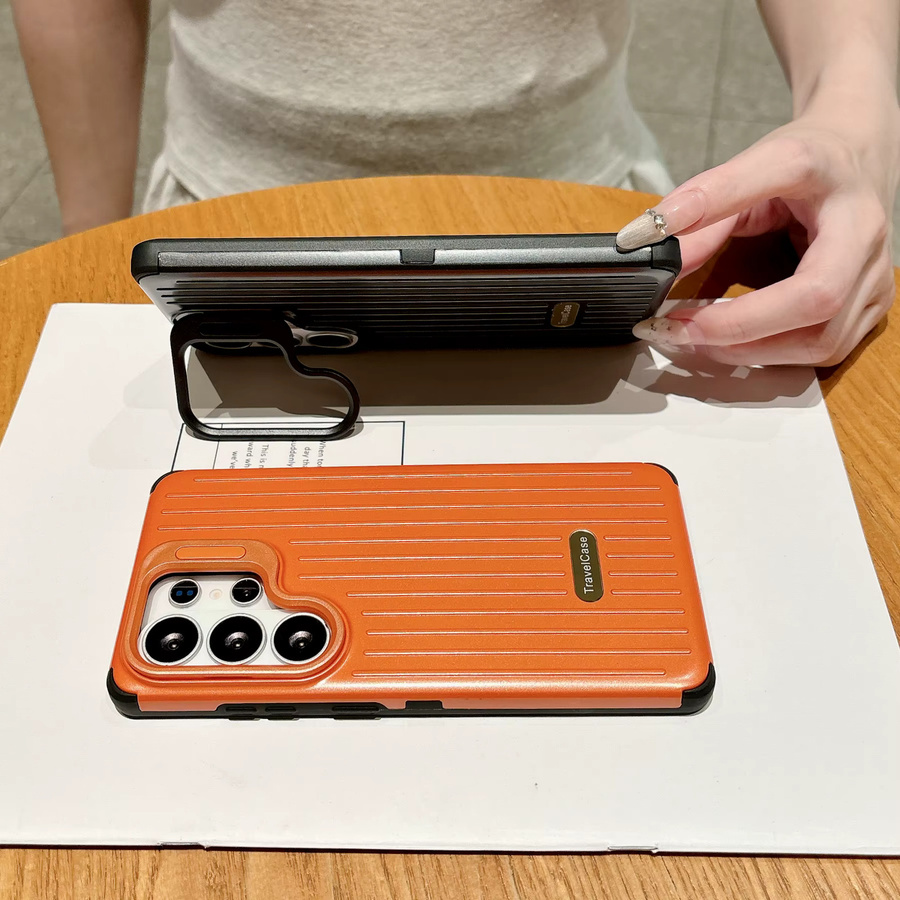 Matte Handyhülle mit 3D-Kofferstreifenmuster für Samsung Galaxy S26 S25 S24 S23 Ultra inklusive Kameralinsen-Schutz in Purple - Bild 3