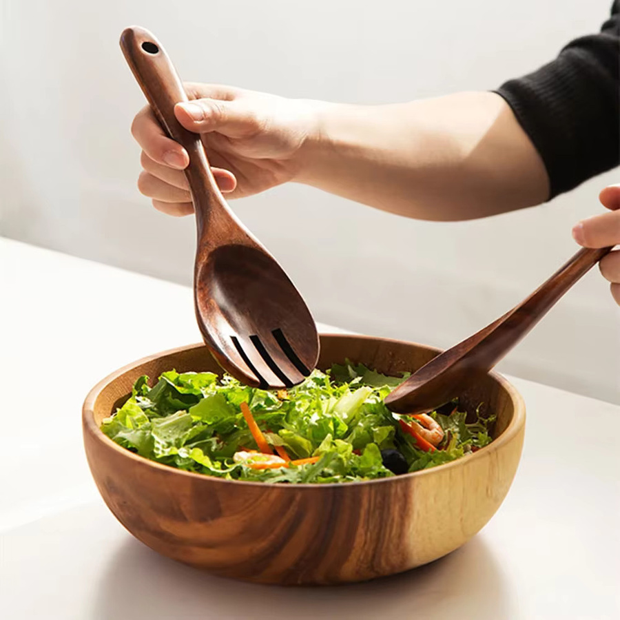Salatservierer aus Holz mit langem Griff und Set aus Löffel und Gabel von FEB.WIND in Braun - Bild 5