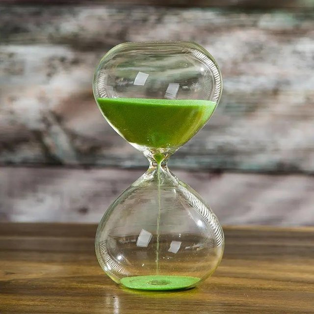 Yiran Furniture Sanduhr aus Glas in Grün als kreatives Zeitmanagement-Tool und dekoratives Ornament für deinen Schreibtisch oder dein Zuhause - Bild 1