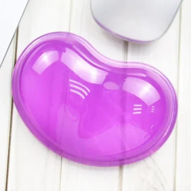 XYNN Herzförmiges Handgelenkpolster aus Silikon in Violett mit 3D-Komfortgel für die Computermaus - Bild 1