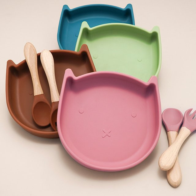 Silikon Baby Geschirr Set mit Saugnapf Schüssel und Löffel in Grün für Säuglinge und Kleinkinder - Bild 1