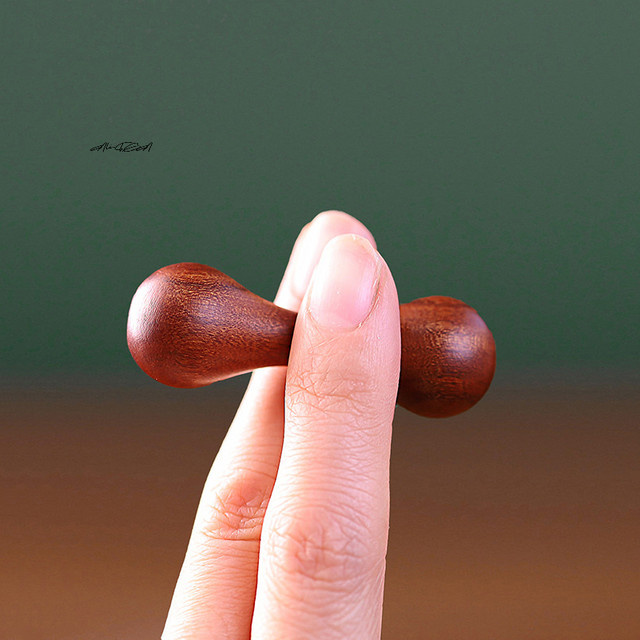 HNKMP Sandelholz Knucklebone Fingertip Top Baole Bead Begleri Toy, Holz - Bild 1