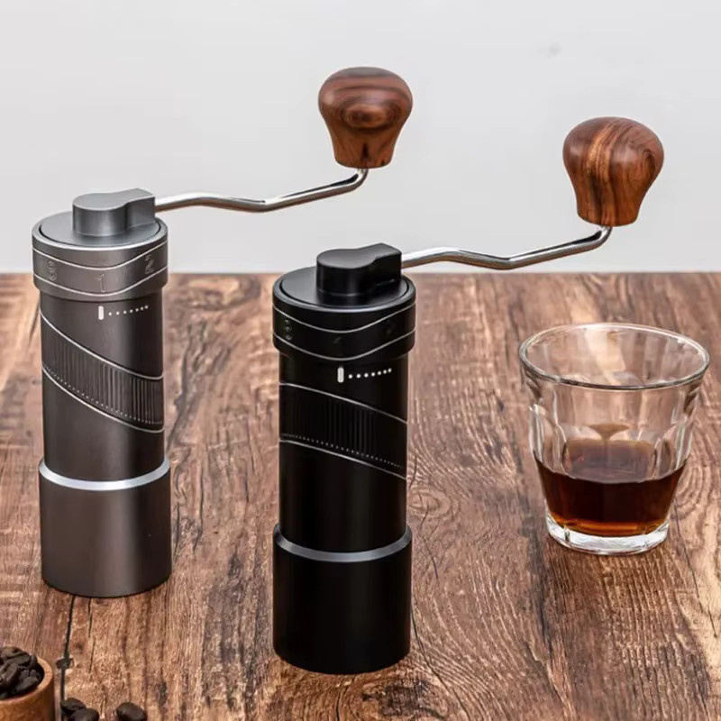 Manuelle Kaffeemühle aus Metall in Schwarz mit verstellbarem Mahlwerk und konischem Mahlwerk für Espresso und Küche, Höhe: 16,5 cm, Durchmesser: 5,5 cm - Bild 1