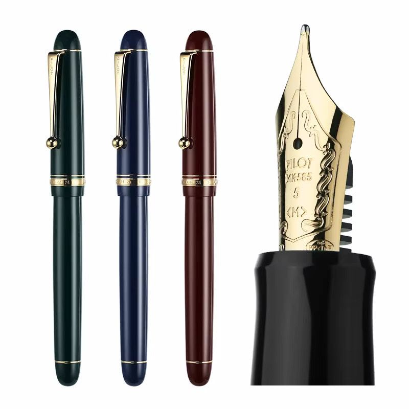 Pilot Custom 74 transparenter Füllfederhalter mit 14-karätiger Goldfeder in Blau - Bild 2