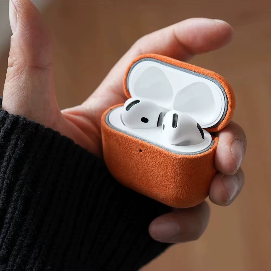 Luxuriöse Alcantara Ledertasche für Apple AirPods Pro, Wildlederhülle für AirPods Pro 3, Pro 2 und AirPod 4, Farbe: Grau - Bild 3