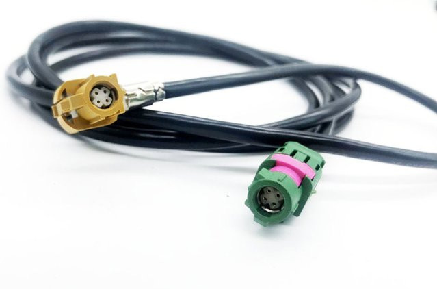 Auto-Partner USB und 3,5 mm Klinke Adapterkabel für VW Golf MK7 VII, Tiguan, Passat, Audi und Skoda, Schwarz, Länge: 1,8 m - Bild 1