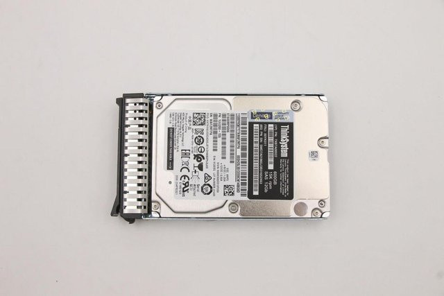 Lenovo 600GB SAS 2.5 Zoll HDD 512n Silber (00YK011) - Bild 1