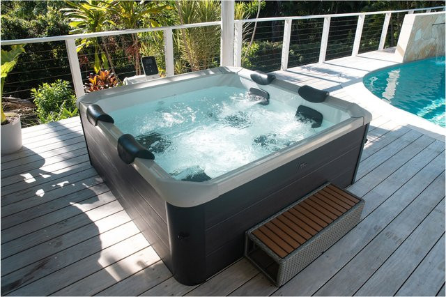 MSpa Whirlpool OSLO AERO PLUS 2026 XXL mit App-Steuerung, LED-Beleuchtung, 8 Hydromassagedüsen und 140 Luftdüsen, Durchmesser: 180 cm - Bild 1