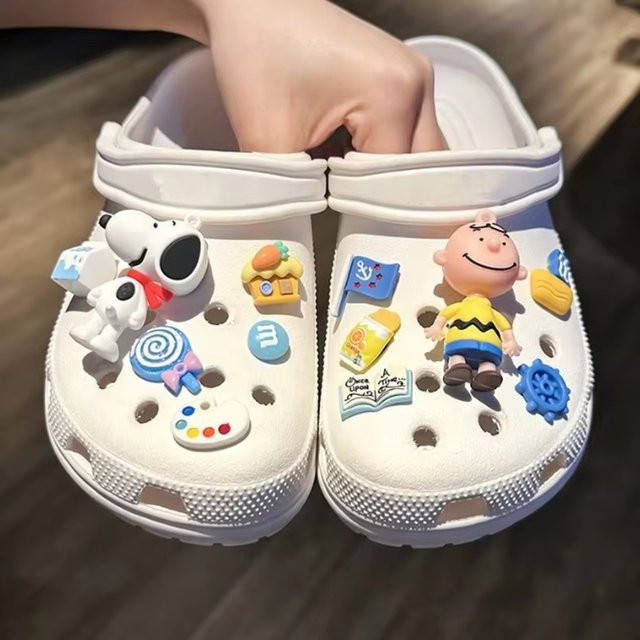 Bandai Snoopy Schuh-Charms für Clogs, 3D, DIY Puppen-Schuhschnallen-Dekorationen - Bild 1
