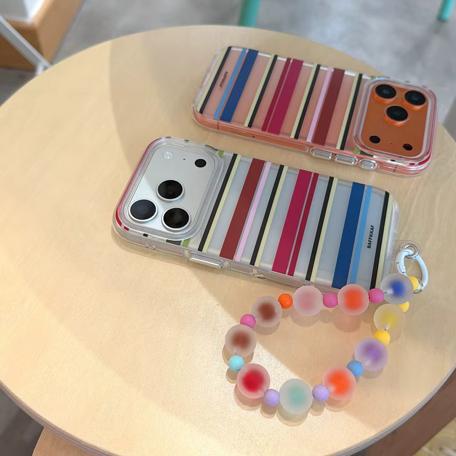 Stoßfeste Schutzhülle mit Retro-Streifen-Design und Perlenkettenanhänger für iPhone 17, 16 und 15 Pro Max in Multicolour - Bild 1