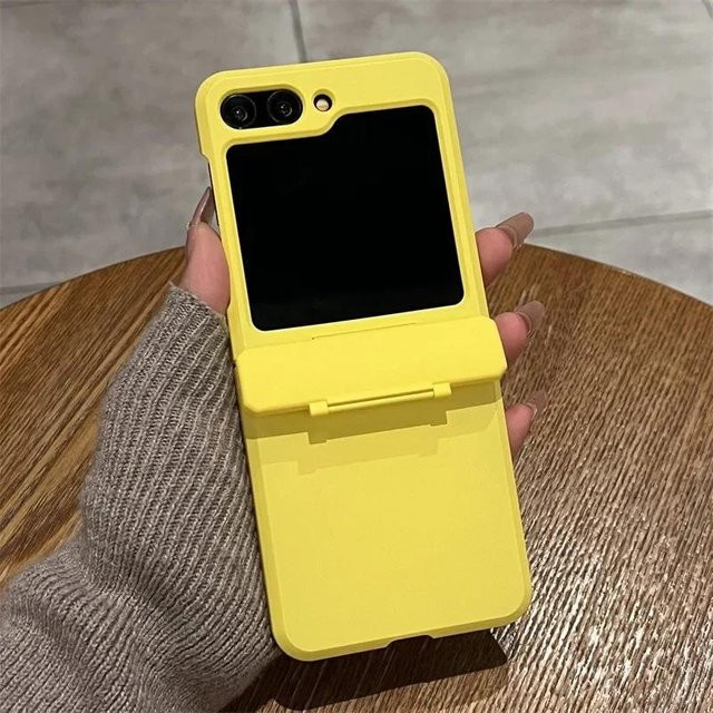Matte Doppelfarbige Hülle mit Farbverlauf für Samsung Galaxy Z Flip 6, Z Flip 4 und Z Flip 3 in Gelb mit Scharnierschutz und Stoßfestem Vollschutz - Bild 1