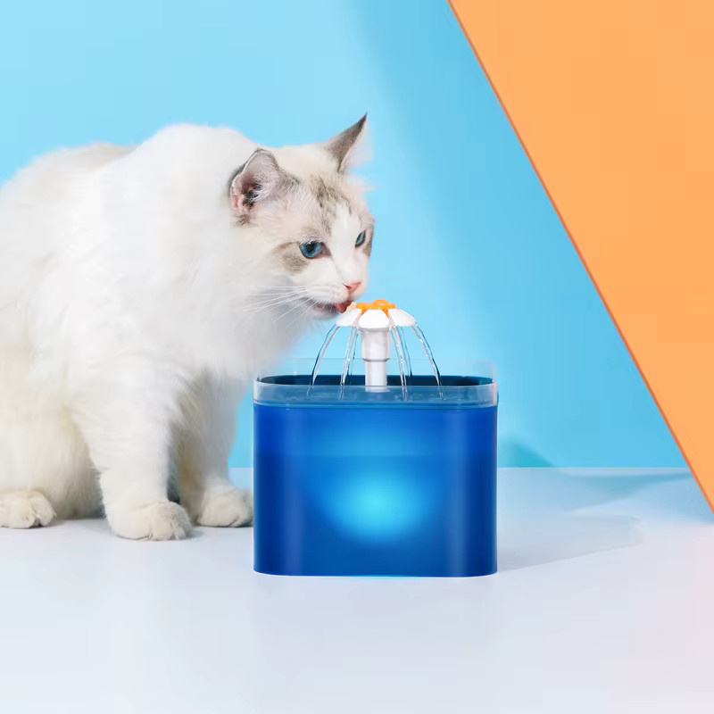 ZYfeeder Automatischer Wasserbrunnen für Katzen und Hunde mit LED-Beleuchtung und Umlauffilter, 2L USB-Wasserspender für Haustiere - Bild 2
