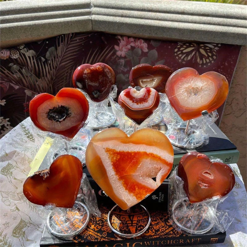 Handgefertigte Geode-Herzen aus rotem Achat als dekorative Kristallsteine in unregelmäßiger Form - Bild 5