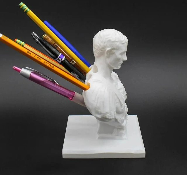 Kreativer Stifthalter Julius Caesar als dekorative Büro-Ornamente in Weiß aus Resin - Bild 1