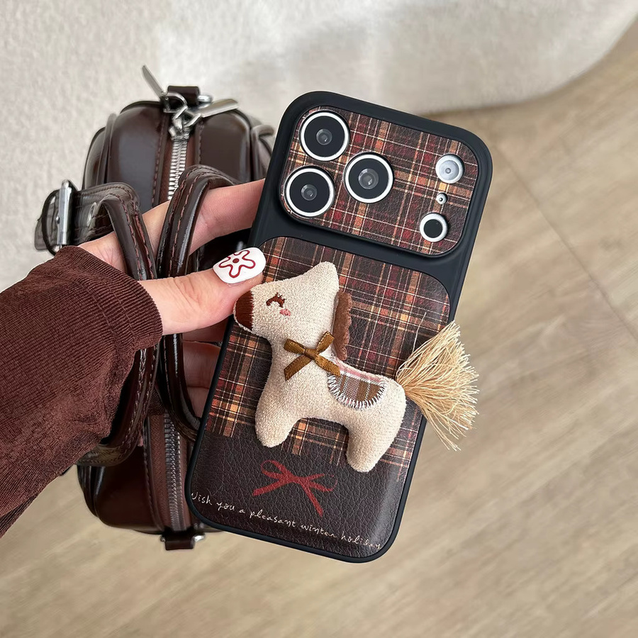 Handyhülle für iPhone 17, 16, 15, 14 Pro Max mit braunem Gittermuster, stereoskopischem Stoffdesign, Schleife und Pferdemotiv - Bild 5