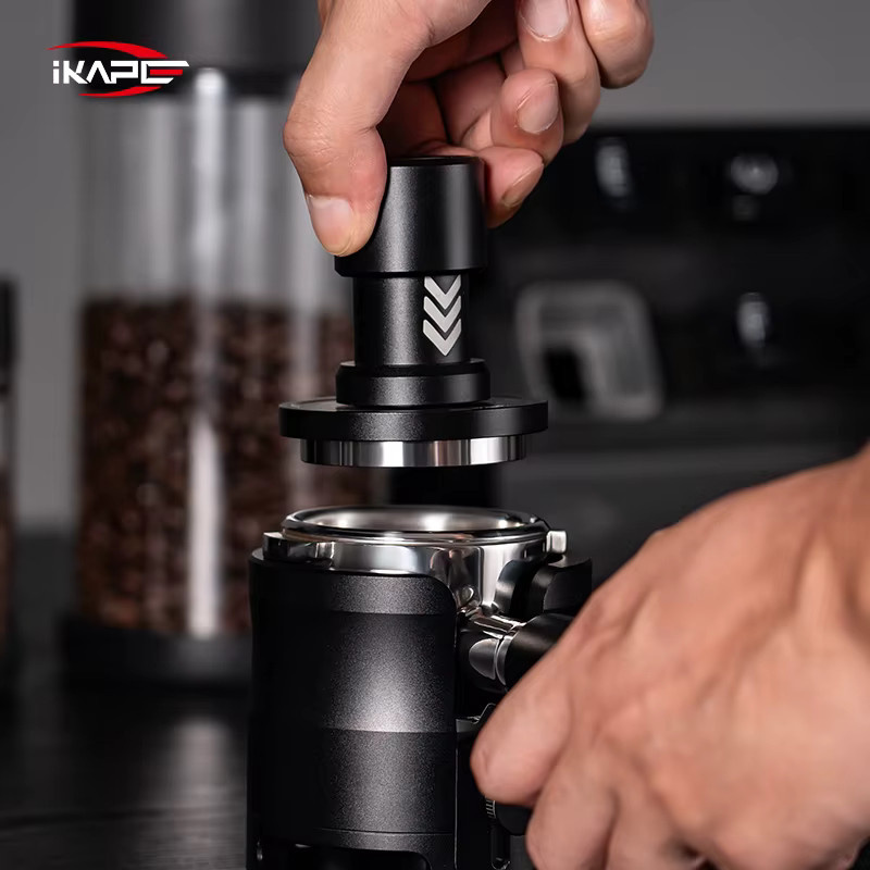 IKAPE V6 Impact Espresso Tamper in Schwarz, kalibrierte doppelte Feder für 51 mm, 54 mm und 58 mm Siebträger, Barista-Zubehör aus Edelstahl - Bild 2