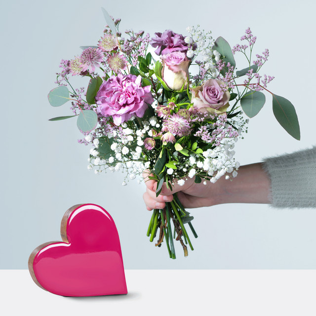 BLUME2000 Arrangement Herzform pink green lightpink Winter - Bild 1