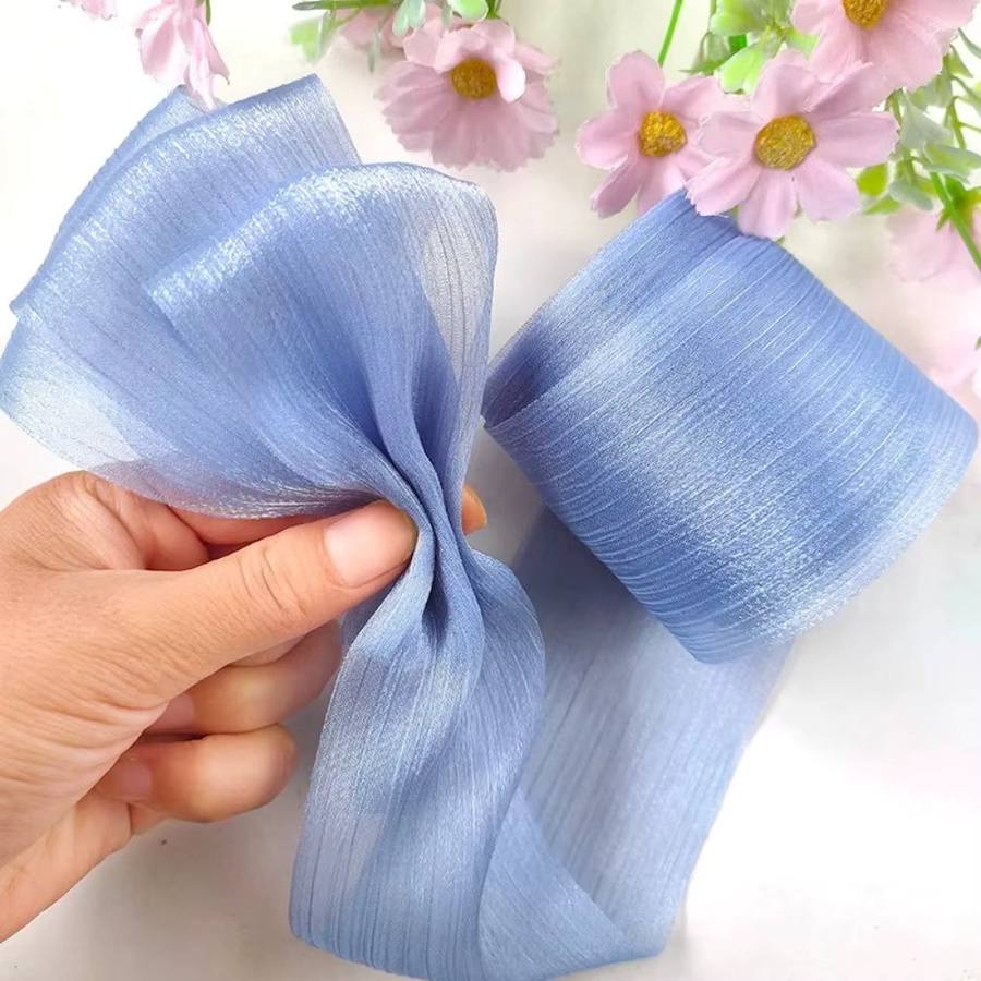 Plissiertes Chiffonband für DIY-Schleifen, Geschenkverpackungen und Haarschmuck, Länge: 5 m, Breite: 6 cm, Farben: Rot und Blau - Bild 2
