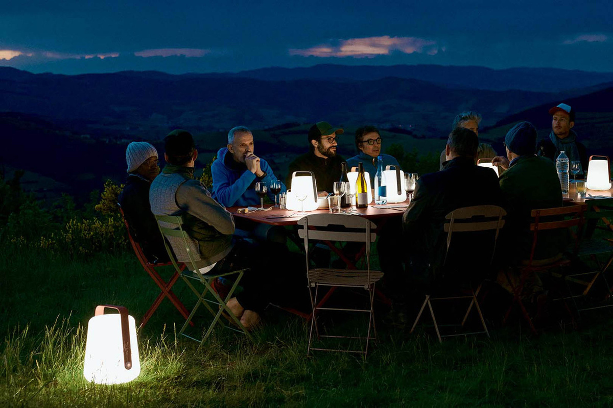 Fermob Balad LED Aussenleuchte Gelb/Weiss dimmbar mit Akku für Garten und Tisch - Bild 3