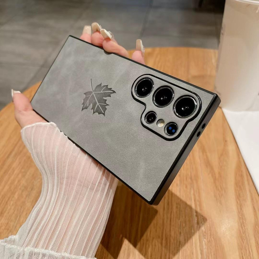 Samsung Handyhülle aus Lammleder mit Ahornblattmuster und feiner Lochung für Galaxy S22 S23 S24 Ultra Plus stoßfeste Hartschale - Bild 1