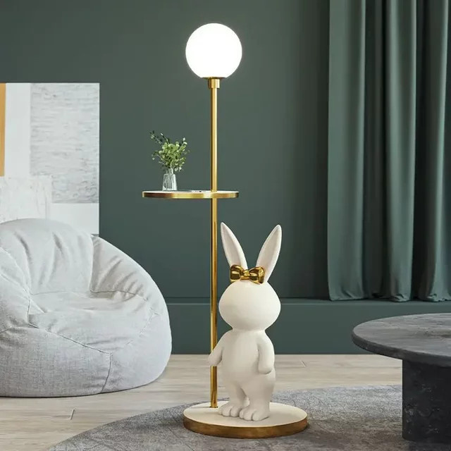 JIANKEXING Moderne LED-Stehlampe im Kaninchen-Design in Weiß mit Gold/Messing-Akzenten für Wohnzimmer, Schlafzimmer und Kinderzimmer - Bild 1