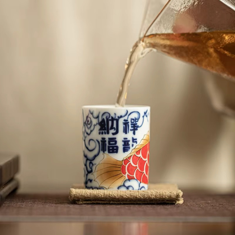Meisterbecher aus Hammelfett-Jade-Porzellan mit Drachen-Design in Weiß für die chinesische Gongfu-Teezeremonie - Bild 1
