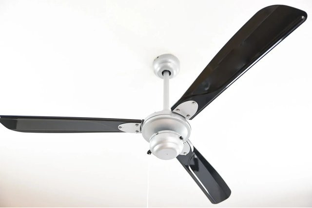 Westinghouse Outdoor Deckenventilator Mountain Gale in Silber mit 132 cm Durchmesser und IP44 Schutzklasse - Bild 1