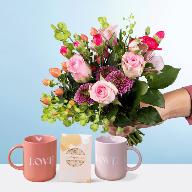 BLUME2000 Glücksbote mit Geschenkset Zeit zu zweit Bouquet - Bild 1