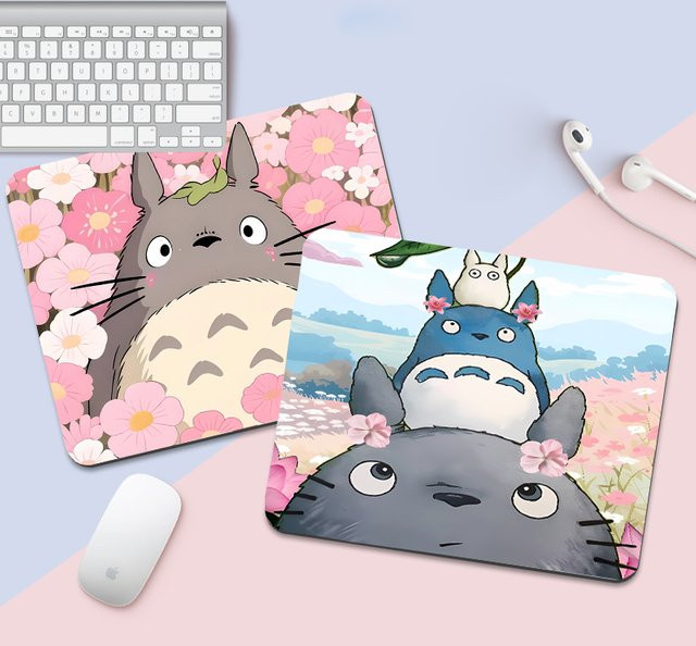 Bandai My Neighbor Totoro Mauspad in Multicolor als rutschfeste Schreibtischunterlage für PC und Laptop - Bild 1