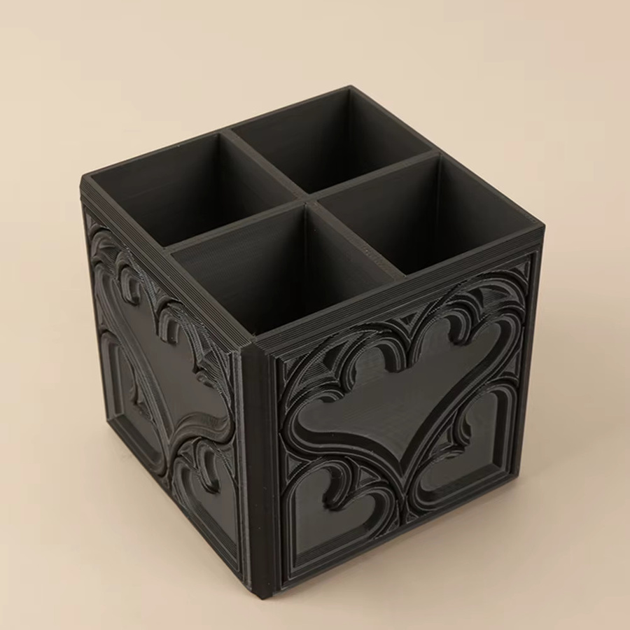 Gothic-Organizer mit 4 Fächern in Schwarz für Schreibtischbedarf oder Make-up-Pinsel aus Kunststoff - Bild 2