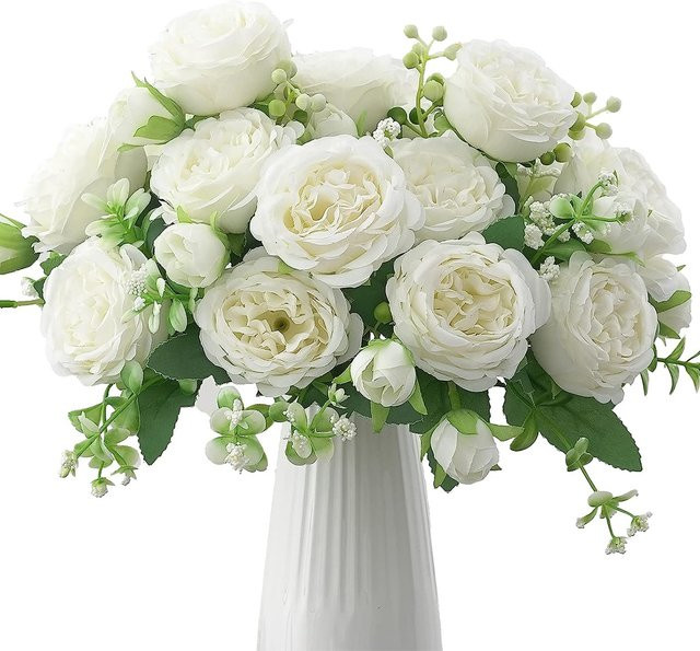 Künstlicher Blumenstrauß aus Seide mit weißen Rosen und Pfingstrosen für deine Hochzeits- und Winterdekoration - Bild 1