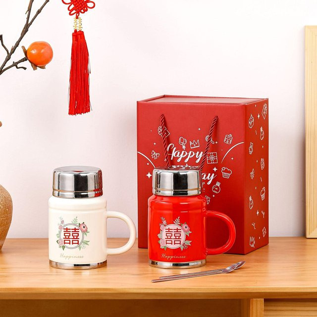 Keramiktasse mit Deckel und Löffel von Yiran Furniture in Rot, 420 ml, nostalgisches Hochzeits-Geschenkset - Bild 1