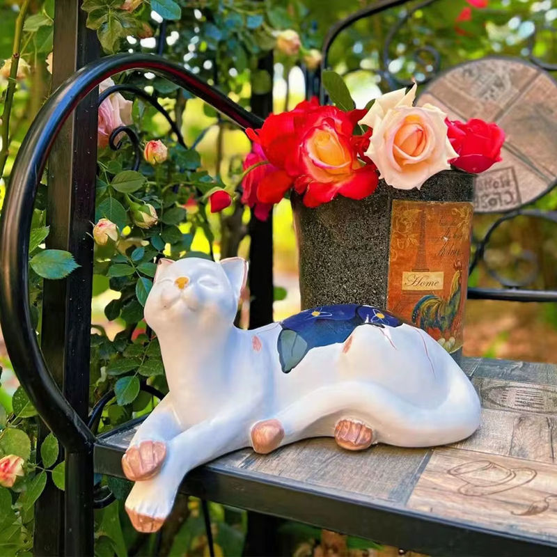 Schlafende Katze Gartenstatue aus Kunstharz in Weiß für deine Außen-Dekoration - Bild 4