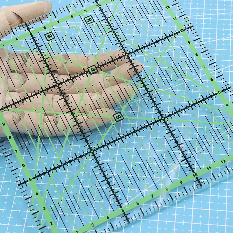 XIEHAIGE Patchwork Lineal aus transparentem Kunststoff mit Anti-Skid Funktion zum Schneiden und Nähen von Kleidung - Bild 2