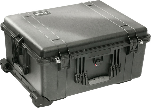 Peli Protector Case 1610 Trolley mit Schaumstoff in Schwarz - Bild 1