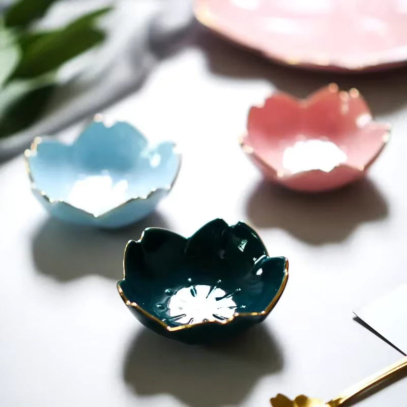 Japanische Sakura Keramikschale mit Kirschblüten-Design in Weiß für Soßen und Beilagen - Bild 5