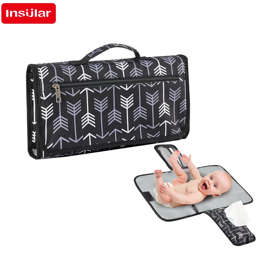 Wasserdichte 3-in-1 Wickelunterlage von insular als faltbare Reise-Wickelmatte mit Händedesinfektionsfunktion in Blau - Bild 1