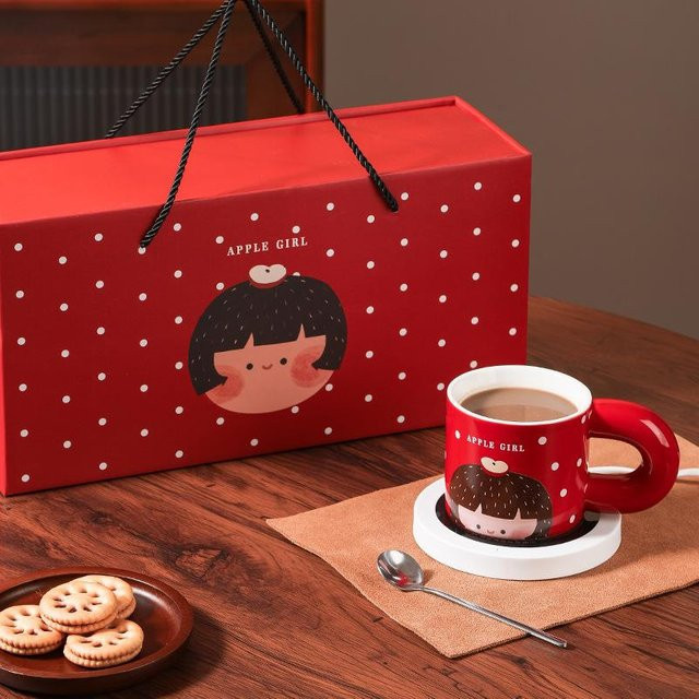 Niedliche Keramiktasse Apfel Mädchen in Rot mit 301-400ml Volumen - Bild 1