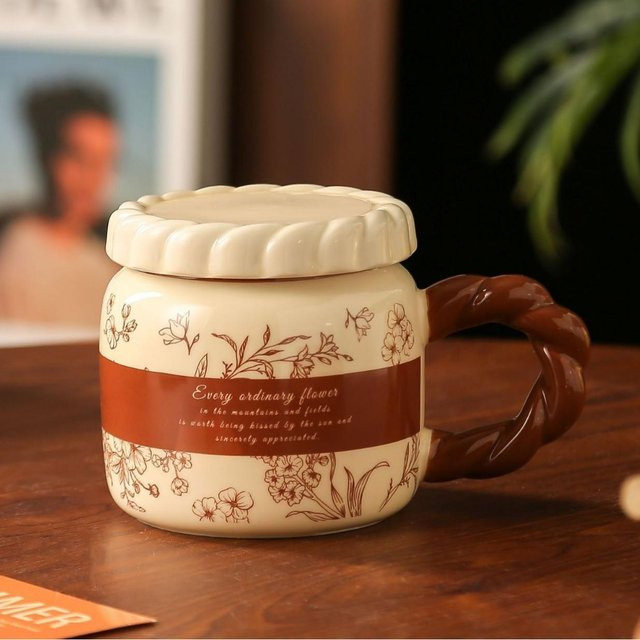 Keramiktasse mit Deckel im floralen Retro-Stil von Yiran Furniture, Mehrfarbig, 420 ml - Bild 1