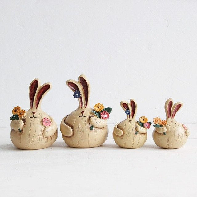 Handgefertigtes Paar Oster-Kaninchen aus Kunstharz in Beige als Tischdekoration und Ornament - Bild 1