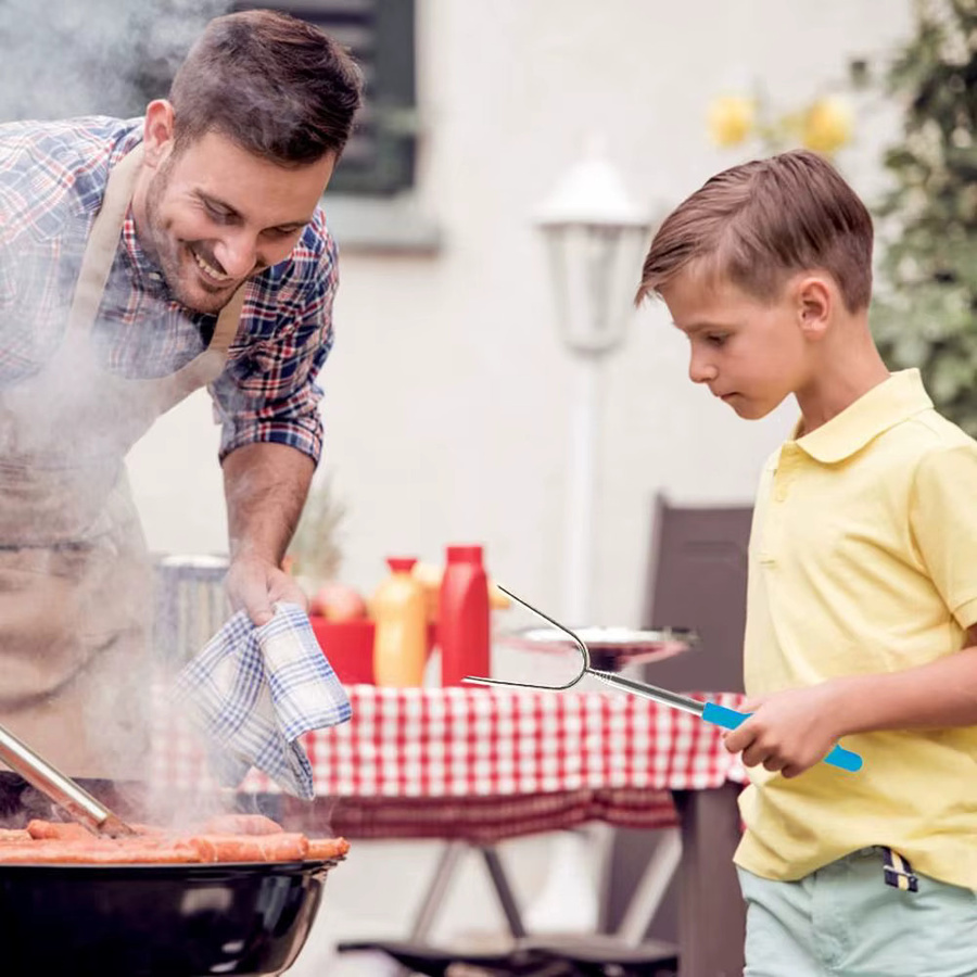 Teleskop-Grillspieße aus Edelstahl in Orange und Silber zum Grillen von Marshmallows und Würstchen - Bild 2
